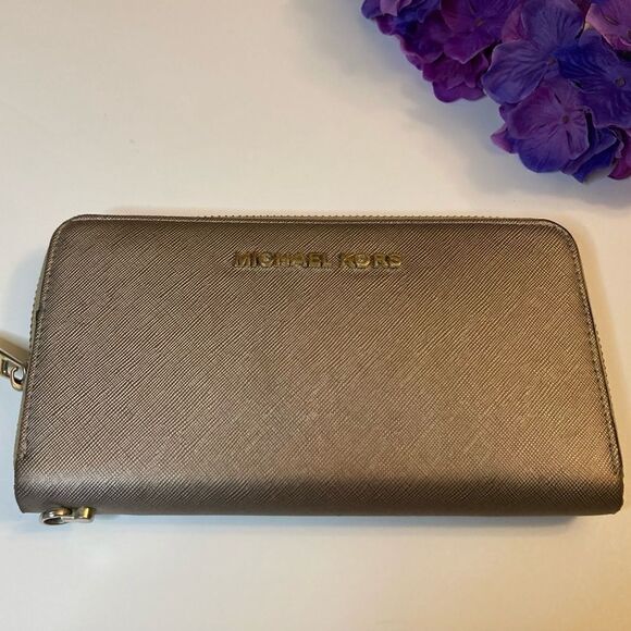 Michael Kors style Zip Around Wallet (knockoff) - Picture 1 of 9